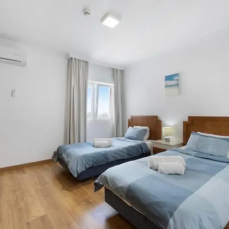 Cozy With Seaview 300m From The Apartamento Portimão
