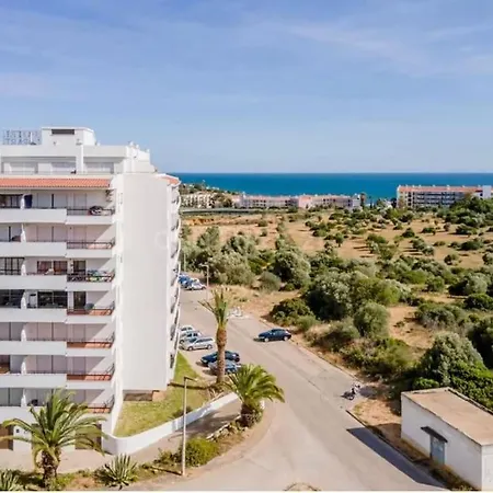 Cozy With Seaview 300m From Vau Apartamento Portimão