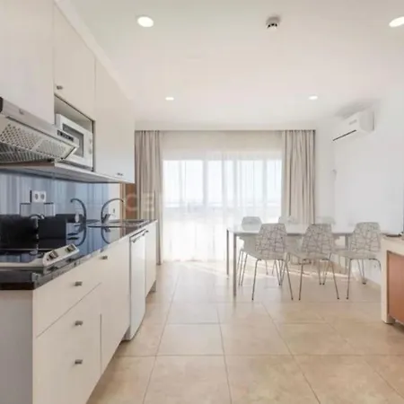 Apartment Cozy With Seaview 300m From The Portimao